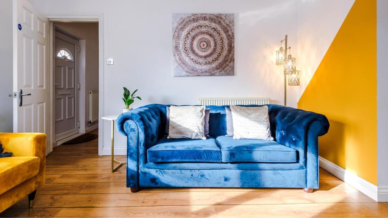 Newhall Road - 4 Bedroom Chester Home - Parking Wervin Eksteriør billede