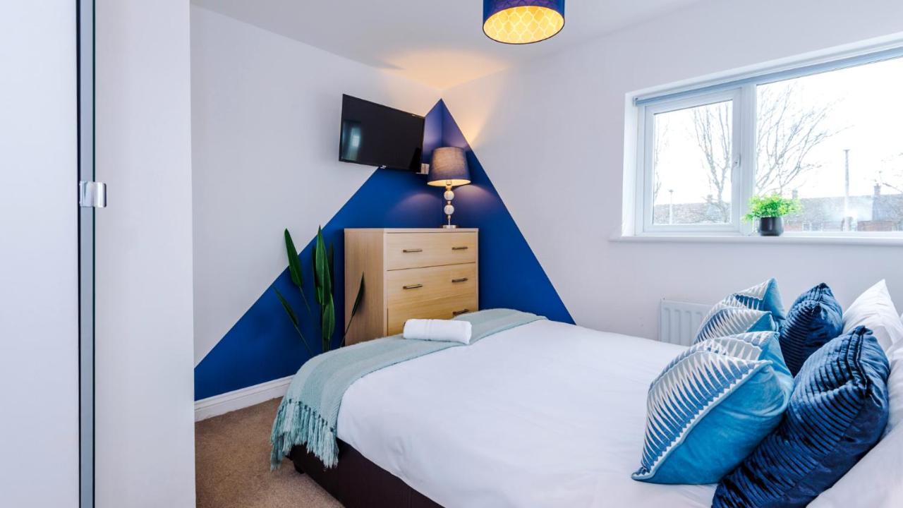 Newhall Road - 4 Bedroom Chester Home - Parking Wervin Eksteriør billede