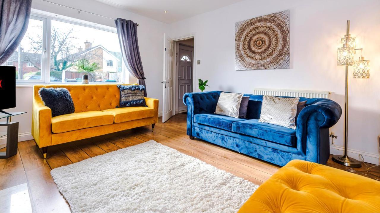 Newhall Road - 4 Bedroom Chester Home - Parking Wervin Eksteriør billede